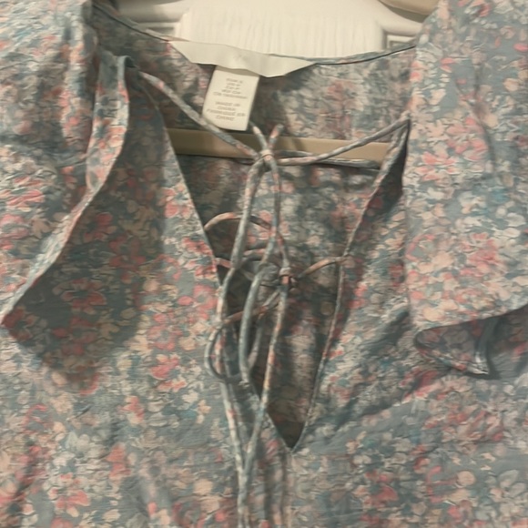 H&M tie front collared peasant top size small - Picture 2 of 5